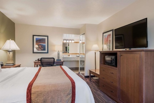 Best Western Town And Country Inn image 22