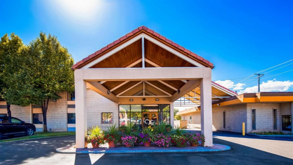 Best Western Town And Country Inn Image 33
